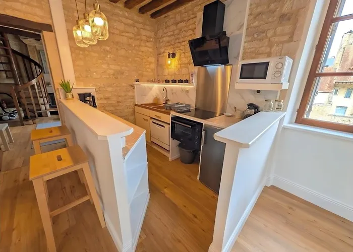 Duplex En Plein Centre Historique - Tout A Pied Caen